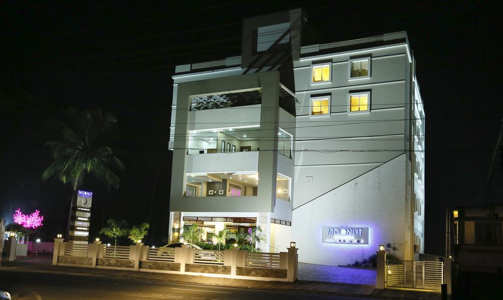 Hotel Moonlit Regency Thodupuzha Екстер'єр фото
