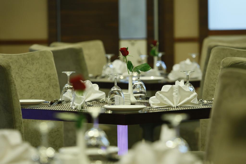 Hotel Moonlit Regency Thodupuzha Екстер'єр фото
