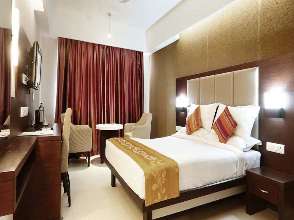 Hotel Moonlit Regency Thodupuzha Екстер'єр фото