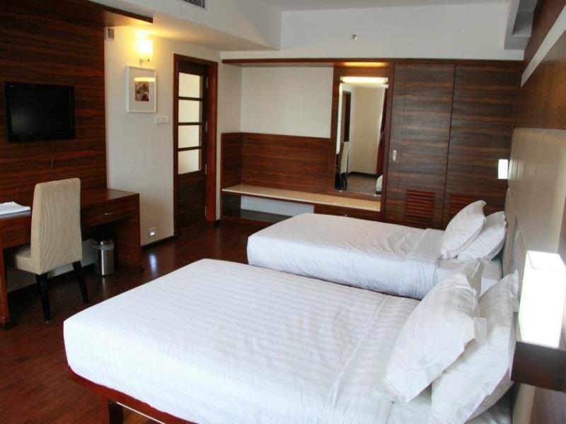 Hotel Moonlit Regency Thodupuzha Екстер'єр фото